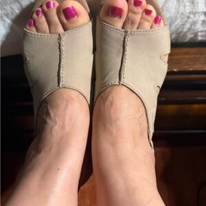 Clarks Women's Tan Sandals